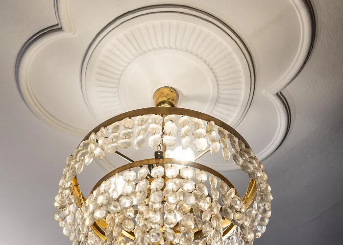 Spacious 3-br Retreat アパート