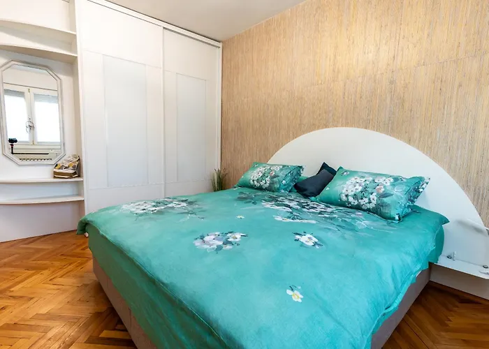 Spacious 3-br Retreat ソフィア