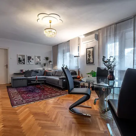 דירה Spacious 3-br Retreat סופיה