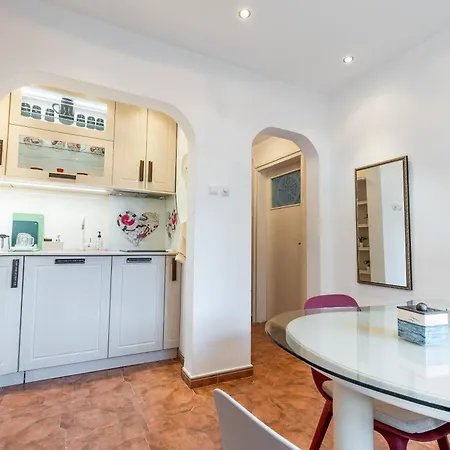 Spacious 3-br Retreat *