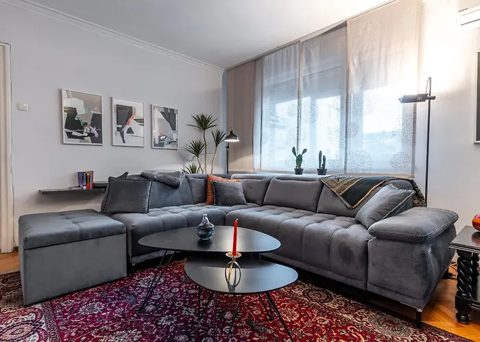 アパート Spacious 3-br Retreat *